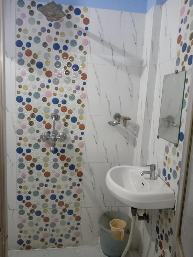 Shiva Inn Варанаси Екстериор снимка